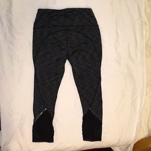 Lululemon Dupes Capri leggings size small NWOT